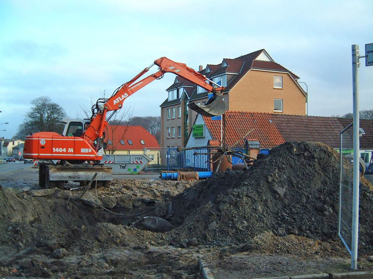 Bodenaushub der ehemaligen Tankstelle Bad Doberan Foto: Gesellschaft für Abfallwirtschaft und Altlasten Mecklenburg-Vorpommern
