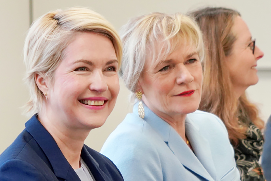 Ministerpräsidentin Manuela Schwesig und die stellvertretende Ministerpräsidentin Simone Oldenburg