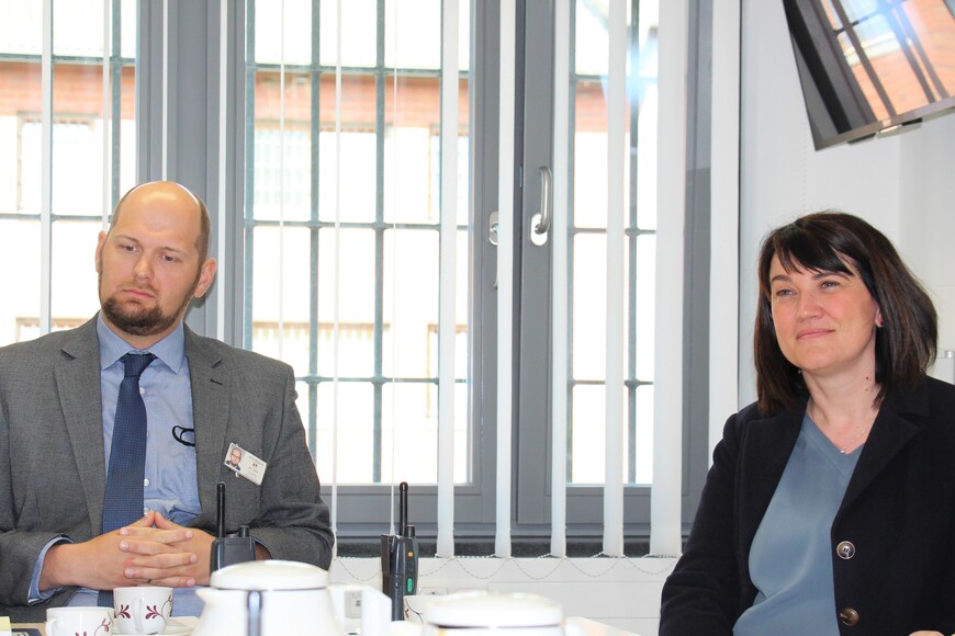 Ministerin Bernhardt nahm an der Vollzugskonferenz mit Vollzugsleiter Dr. Thiele in der JVA Bützow teil 