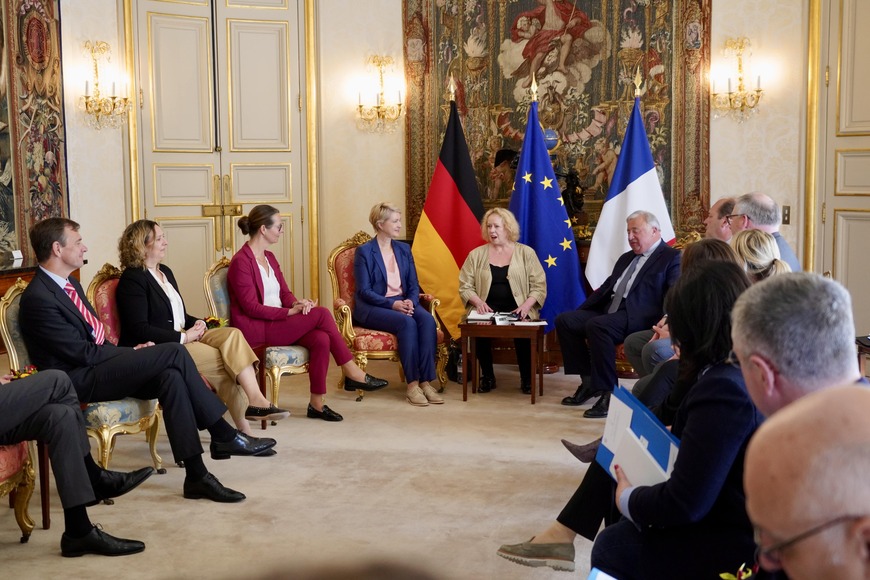 Europaministerin Bettina Martin begleitet die Ministerpräsidentin Manuela Schwesig bei ihrem Besuch des Französischen Senatspräsidenten Gérard Larcher in Paris. 