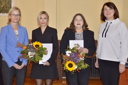 Justizministerin Jacqueline Bernhardt (rechts) mit Generalstaatsanwältin Christine Busse (links), der neuen Leitenden Oberstaatsanwältin Claudia Lange und ihrer Vorgängerin Barbara Bartels. Foto: JM