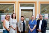 Ministerin Drese mit dem Team der Beratungsstelle Kühlungsborn und dem stellvertretenden Vorsitzenden des Landesverbandes donum vitae, Kurt Schanné.