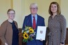 Justizministerin Bernhardt (rechts) und Staatssekretärin Bohlen mit dem neuen OVG-Präsidenten Skeries. @JM