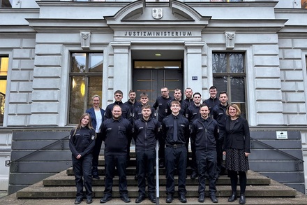 Traditionell begrüßt Justizministerin Jacqueline Bernhardt Azubis im Justizministerium. @JM