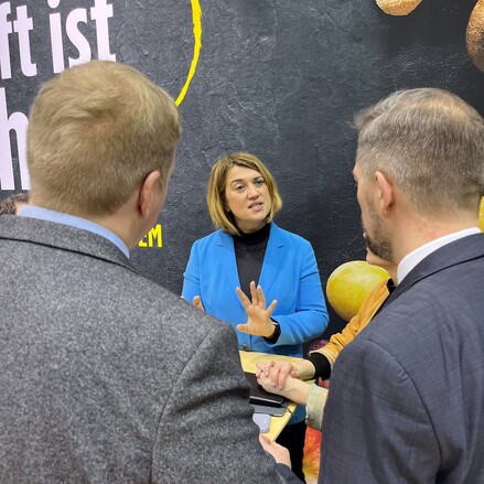 Ministerin Jacqueline Bernhardt bei Gesprächen auf der Grünen Woche in Berlin. @JM