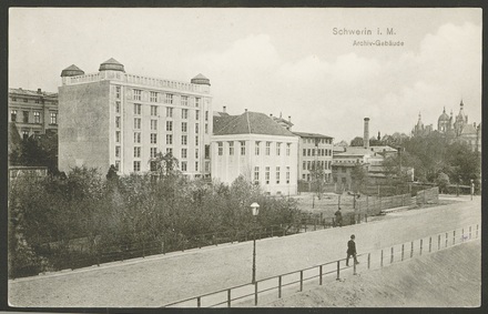 Postkarte des Gebäudes des Geheimen und Hauptarchivs, um 1910/11 (LAMV, 13.2-1, Schwerin, Archiv 5)