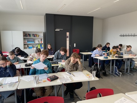 Schülerinnen und Schüler während der Klausur (Jahrgänge 7 bis 12) Foto: Juliane Hennecke