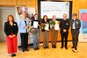 (v.l.) Nelly Halster (Ausbildern FAMI), Ministerin Martin, die Gewinnerinnen Johanna Radtke, Michelle Bunge und Lea Vandré, Silvio Witt (Vorstandsvors. DBV MV), Birgit Köpnick (Schulleiterin RBB Waren/Müritz).