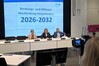 Gleichstellungsministerin Jacqueline Bernhardt (Mitte) und die Landesbeauftragte Monique Tannhäuser auf der Landespressekonferenz. @JM