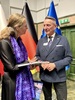 Europaministerin Bettina Martin im Gespräch mit Vizemarschall Leszek Bonna. Foto: Felix Willer