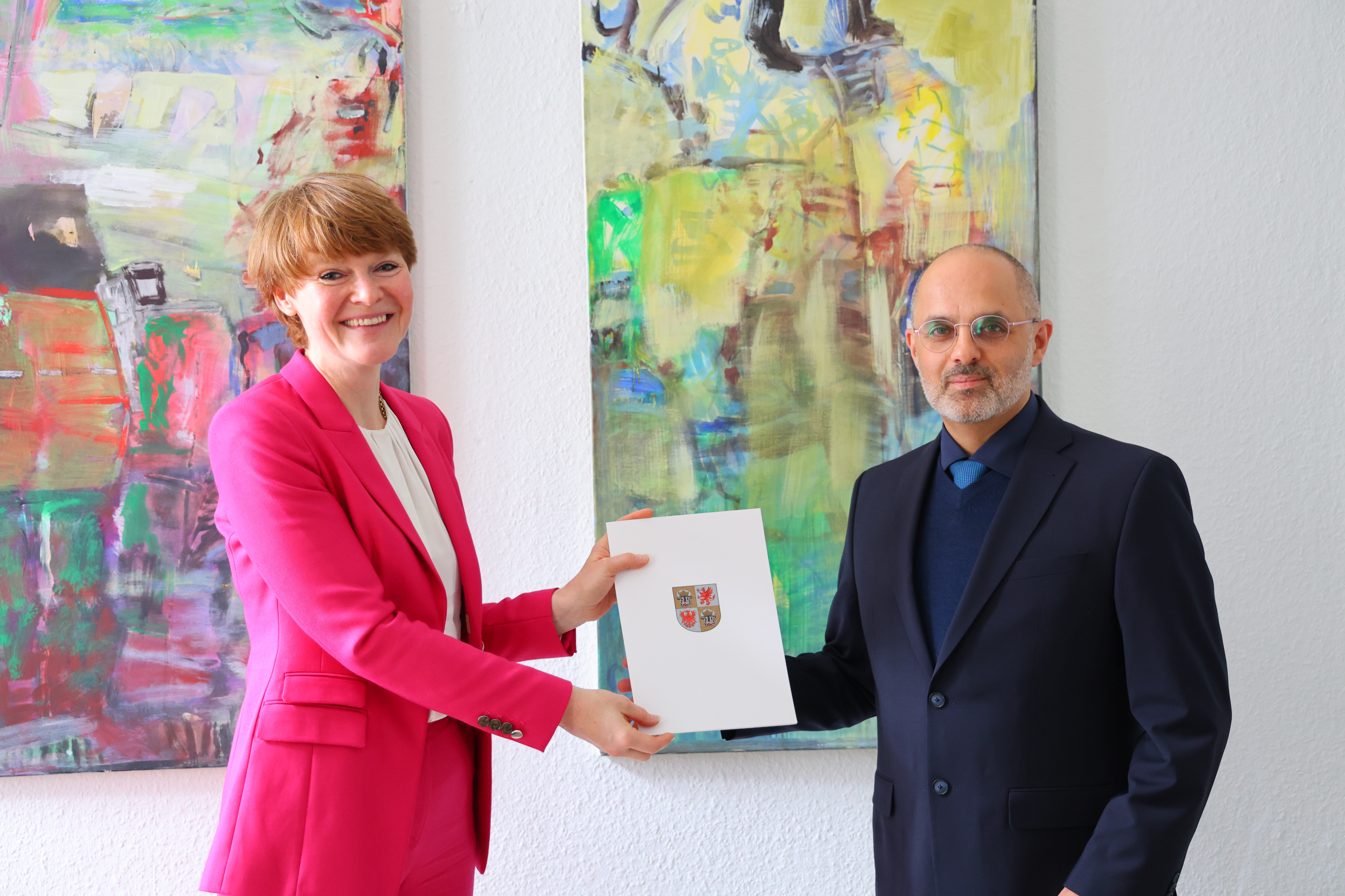 Staatssekretärin Susanne Bowen und der neue Landeskonservator Prof. Dr. Dr. Dimitrij Davydov; Foto: Sabrina Scholz/WKM
