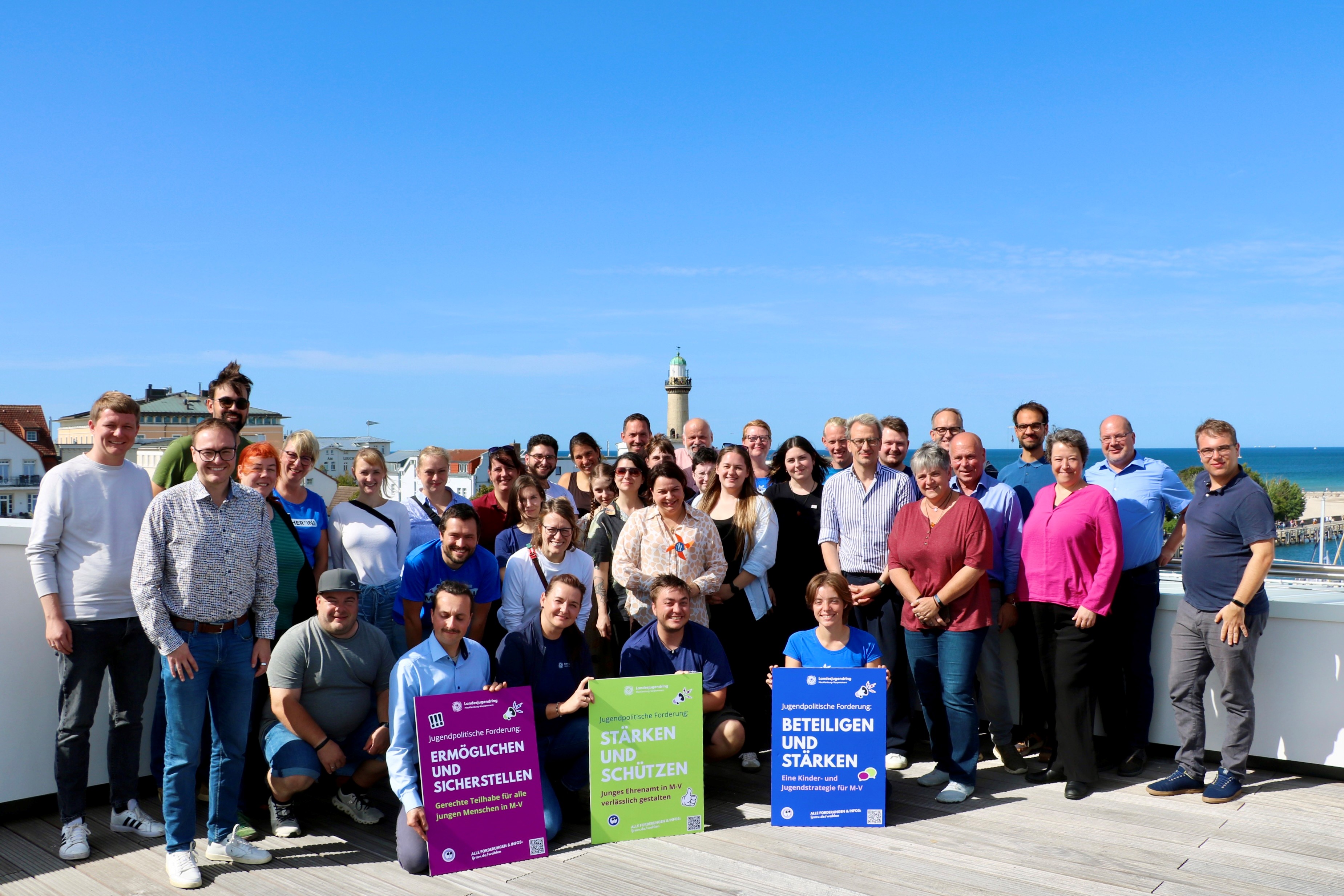In Warnemünde treffen sich Vertreterinnen und Vertreter der Landesjugendringe zum Austausch über eine jugendgerechte Politik. Ministerin Drese begrüßte die Teilnehmenden.