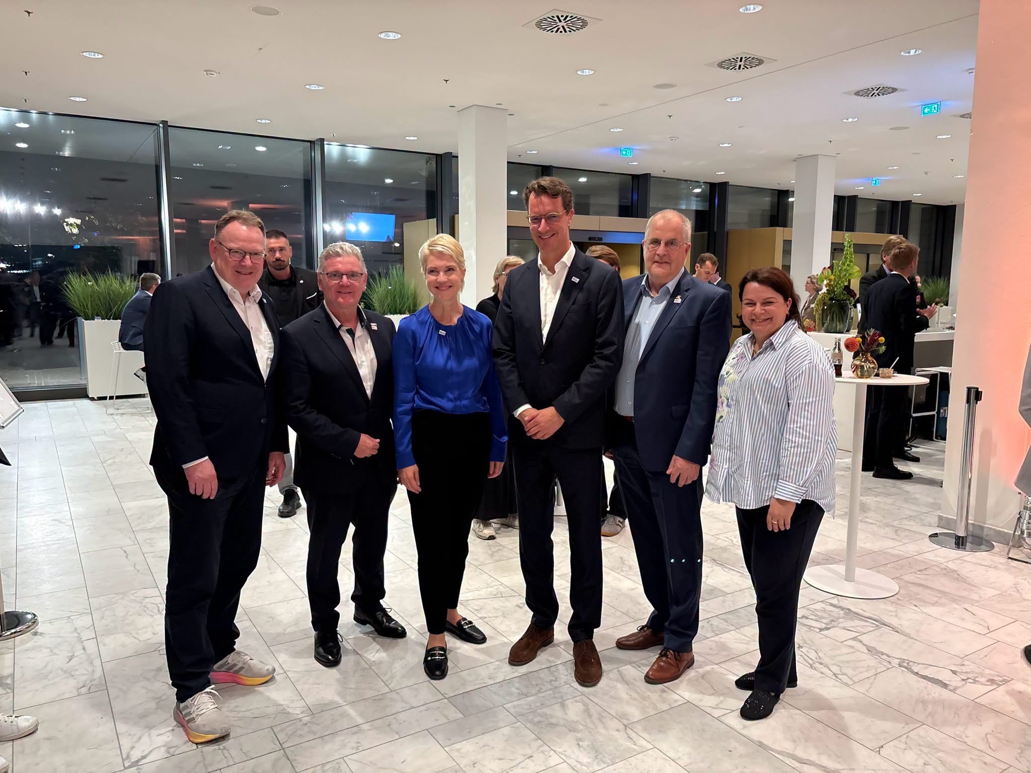 Gemeinsam mit Ministerpräsidentin Manuela Schwesig und LSB-Präsident Andreas Bluhm war Sportministerin Stefanie Drese in Baden-Baden.