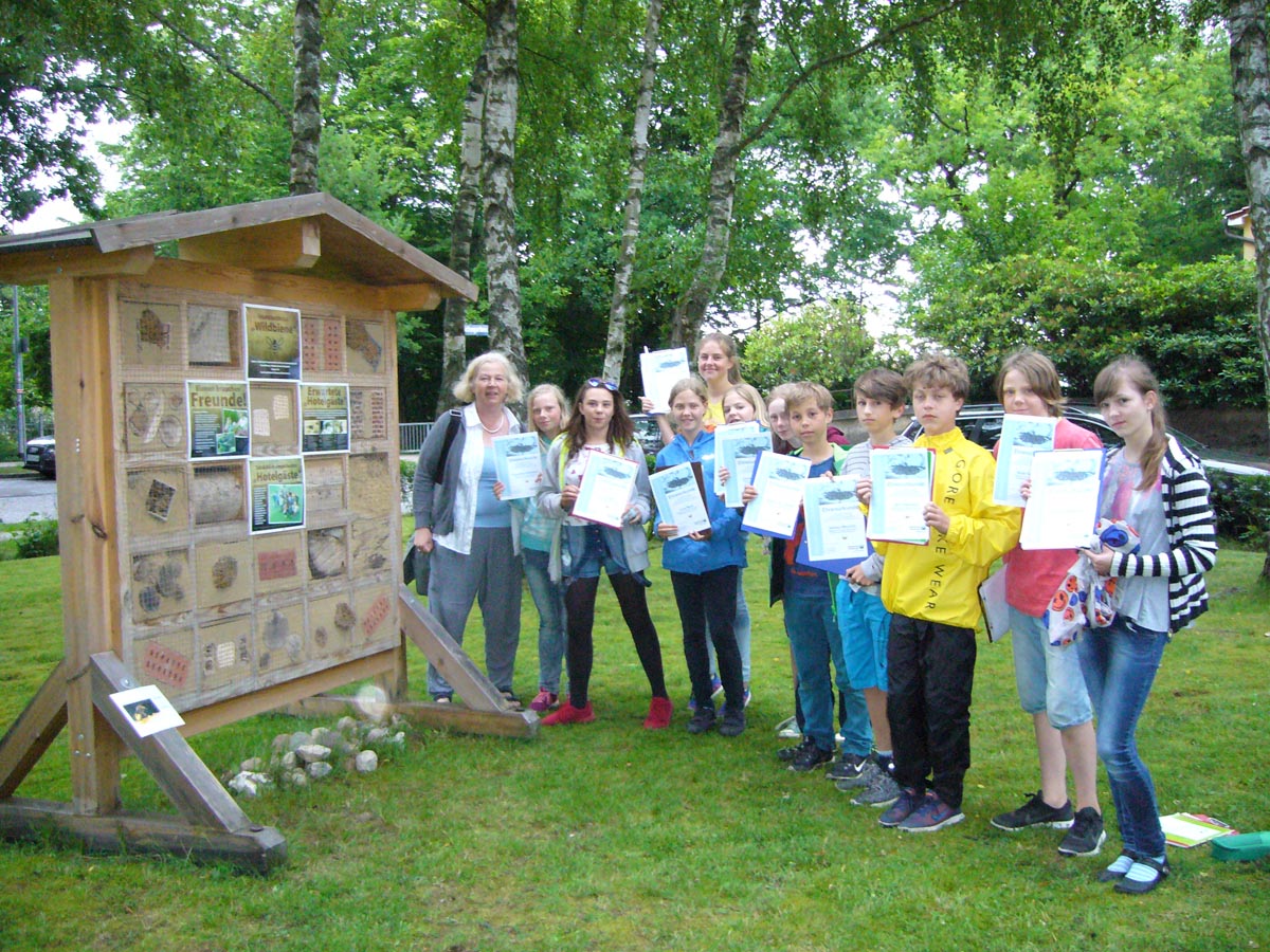 Ehrenurkunden für die AG Junge Naturforscher, Juli 2016