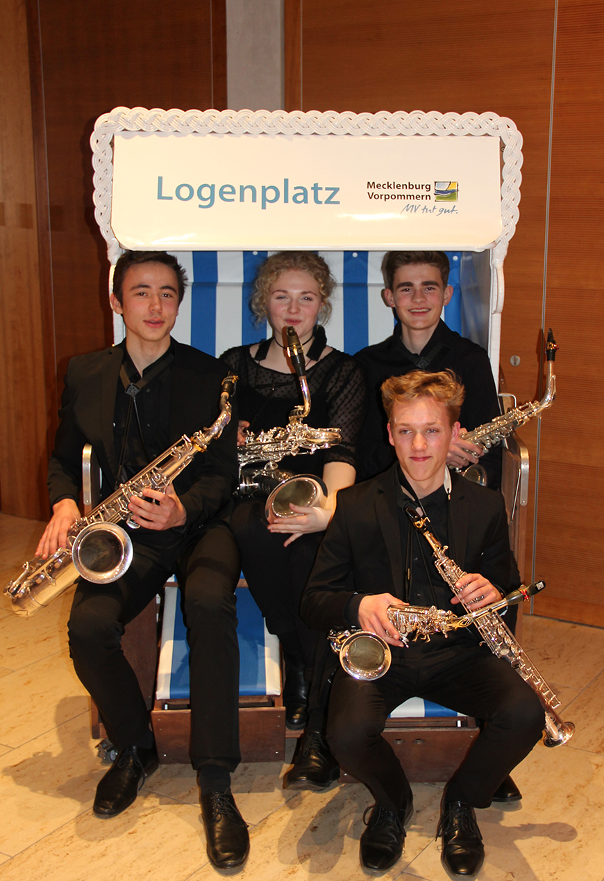 Das Saxophon-Quartett AbSoLuTé: Lukas Lang, Sophie Elisabeth Schröder,  Lennart Tensundern, Sönke Weißer