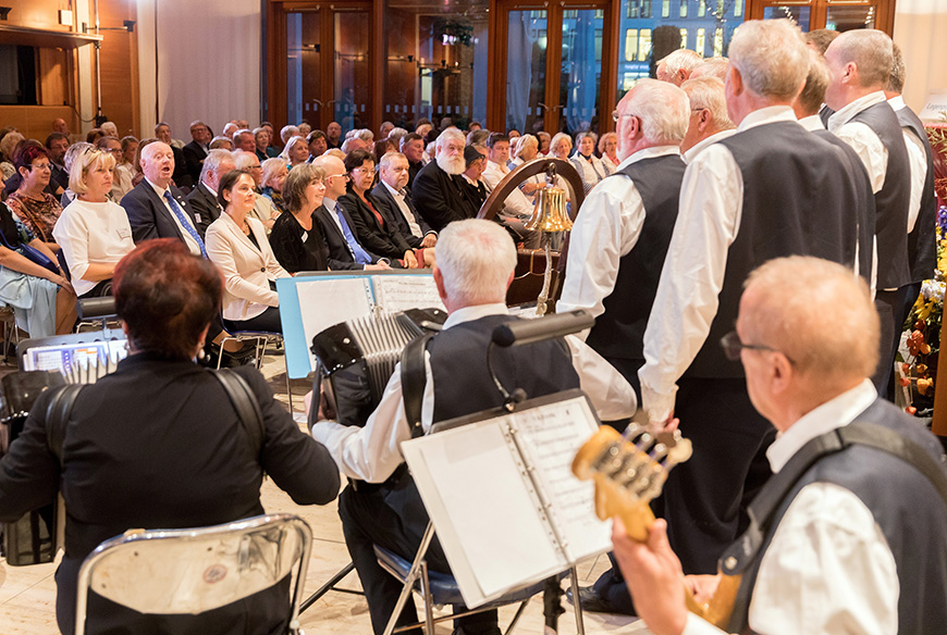 Blick in den Saal der Landesvertretung MV während der Veranstaltung „Ein Abend… up Plattdütsch"