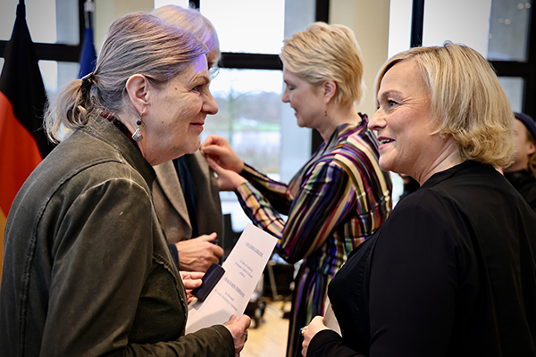 Karin Fuhrmann im Gespräch mit Staatssekretärin Sylvia Grimm