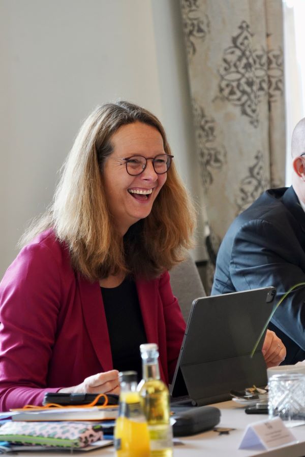 Die Ministerin für Wissenschaft, Kultur, Bundes- und Europaangelegenheiten Bettina Martin bei der Kabinettssitzung.