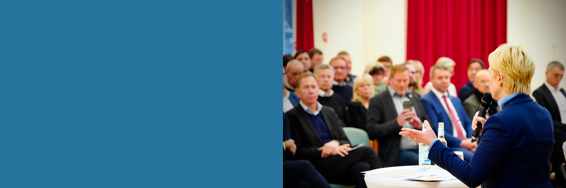 Land und kommunale Ebene haben bei einer Bürgermeister-Konferenz in Güstrow eine Verwaltungsvereinbarung über zukünftige Investitionen unterzeichnet. © Benjamin Fischer/Staatskanzlei MV