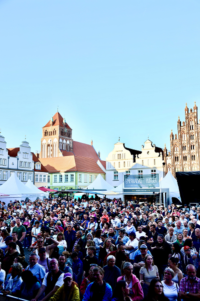 Voller Marktplatz und ein erfolgreiches Bürgerfest. 