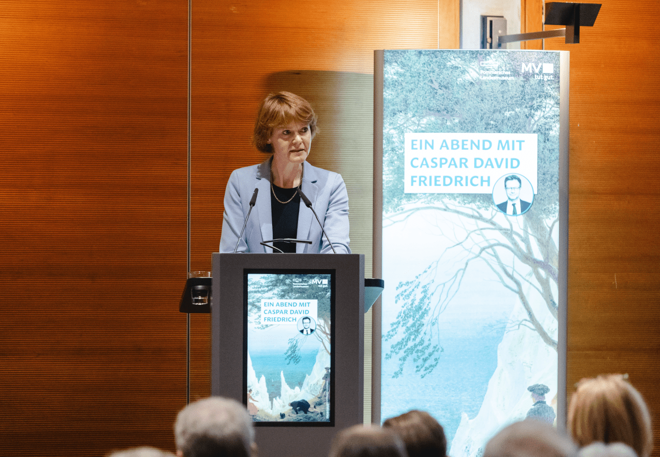 Staatssekretärin Susanne Bowen begrüßt die Gäste im Namen des Ministeriums für Wissenschaft, Kultur, Bundes- und Europaangelegenheiten.