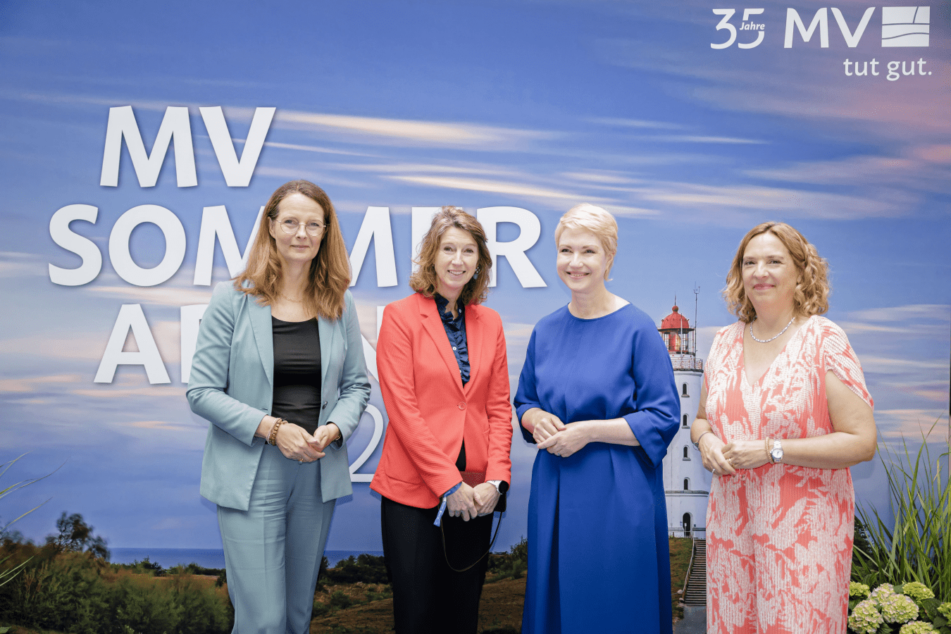 Die Hausherrinnen hier mit der Botschafterin des Königreichs der Niederlande, I. E. Hester Marie-Jeanne Somsen. 