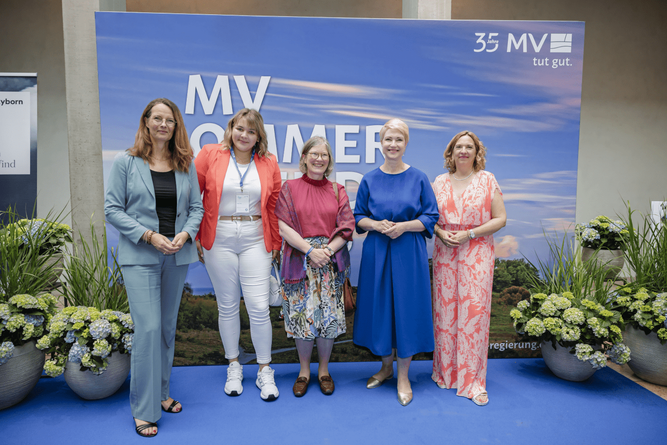 Auch die Direktorin des Pommerschen Landesmuseums, Dr. Ruth Slenczka, und die Botschafterin des Plattdeutschen, Jette Bolz, waren zu Gast. 