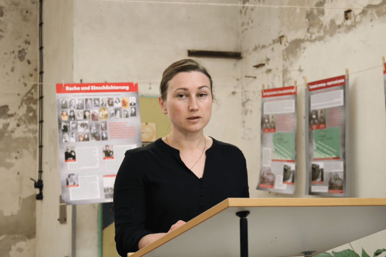 Eröffnung der Ausstellung „Das Massaker von Korjukiwka – ein Verbrechen zweier totalitärer Regime“ im Dokumentationszentrum des Landes für die Opfer der Diktaturen in Deutschland (Schwerin) durch Kateryna Onyshchuk vom Historischen Museum Korjukiwka. Kooperation der Landeszentrale für politische Bildung MV.