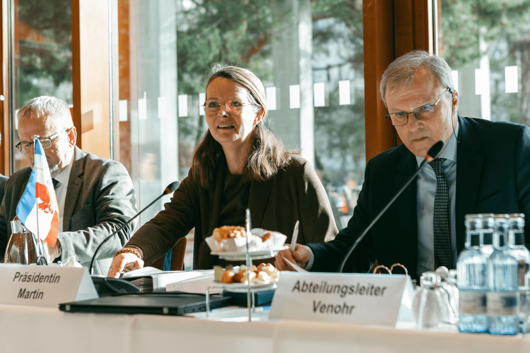 Bei der 2. Wissenschaftsministerkonferenz in der Landesvertretung Mecklenburg-Vorpommerns in Berlin setzten sich die Wissenschaftsministerinnen und -minister für eine stärkere Kooperation von Bund und Ländern zur Förderung von Forschung, Wissenschaft und Innovation ein.